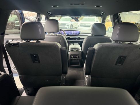 Used 2025 Buick Enclave Preferred image 14