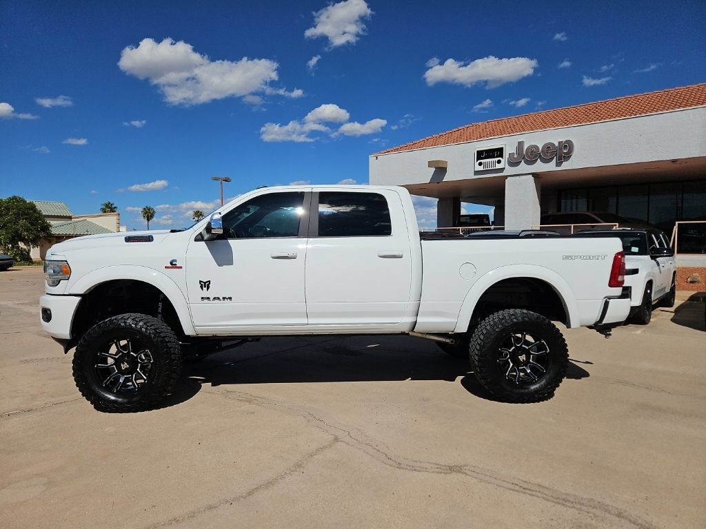 Used 2022 RAM 3500 Laramie AWD/4WD image 2