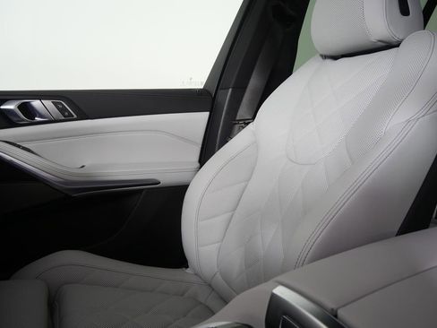 Used 2026 BMW X5 xDrive40i w/ M Sport Package image 23