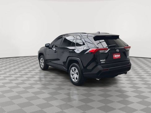 Used 2021 Toyota RAV4 LE AWD/4WD image 30