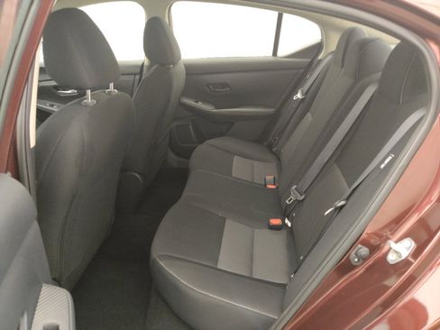 Used 2025 Nissan Sentra SV FWD image 18