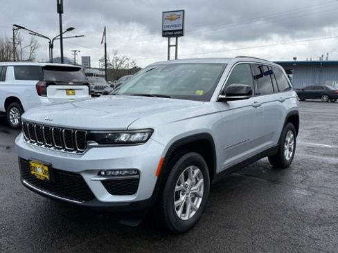 Used 2023 Jeep Grand Cherokee Limited image 1
