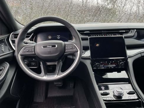 Used 2023 Jeep Grand Cherokee Trailhawk image 12