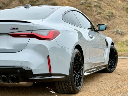 Used 2024 BMW M4 Competition RWD image 6