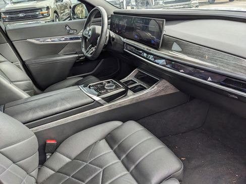 Used 2025 BMW 740i 740i image 13