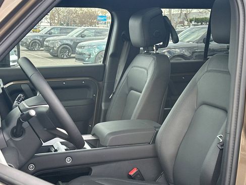 New 2026 Land Rover Defender 110 X-Dynamic SE AWD/4WD image 6