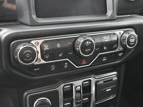 Used 2023 Jeep Wrangler Unlimited Sahara AWD/4WD image 21