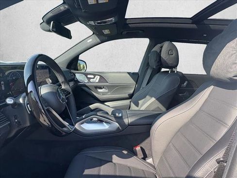 New 2026 Mercedes-Benz GLS 580 4MATIC image 16