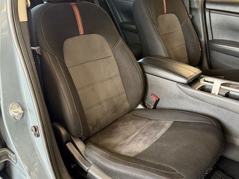 Used 2024 Nissan Sentra SR FWD image 16