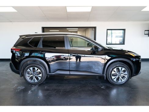 Used 2023 Nissan Rogue SV w/ SV Premium Package FWD image 8