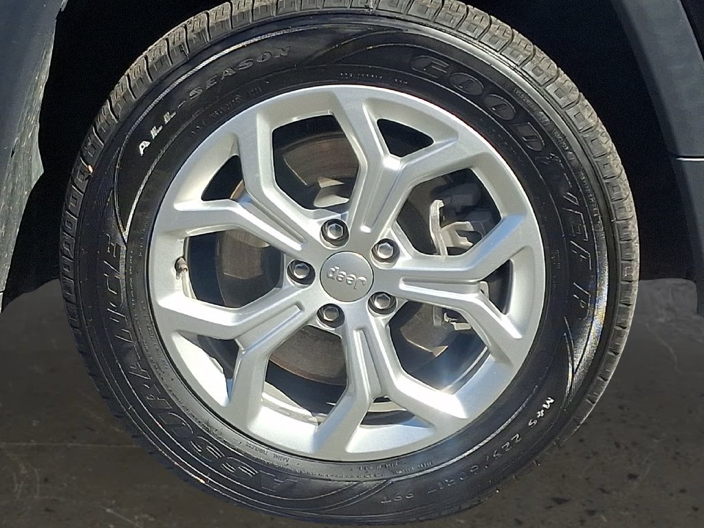 Used 2024 Jeep Compass Latitude AWD/4WD image 9