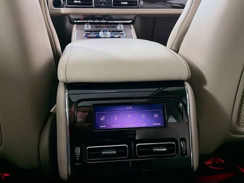 Certified 2024 Lincoln Aviator Reserve w/ Equipment Group 201A RWD image 32