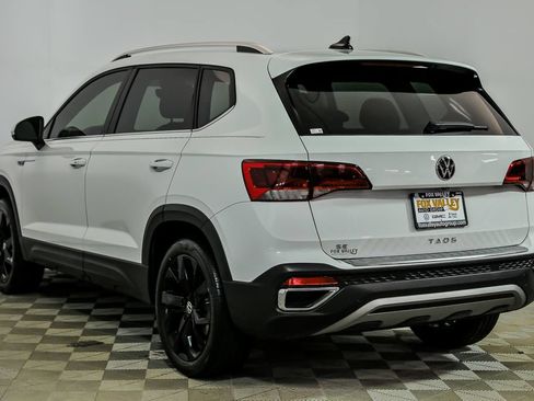 Certified 2023 Volkswagen Taos SE w/ Black Wheel Package FWD image 6
