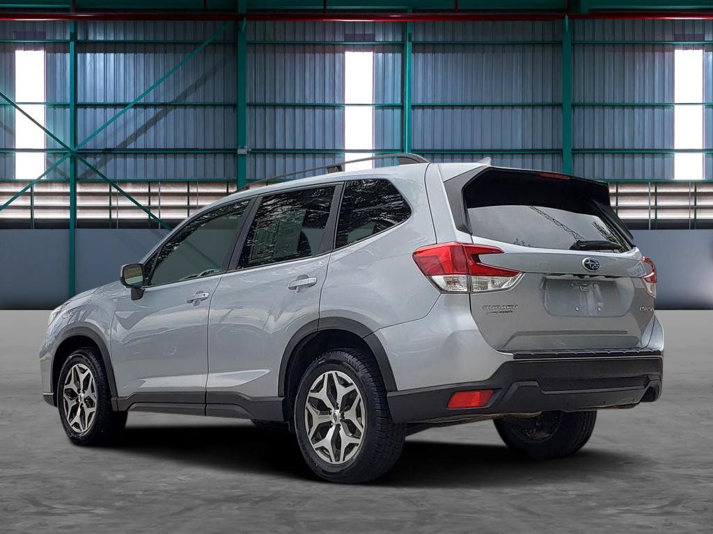 Used 2019 Subaru Forester Premium AWD/4WD image 3