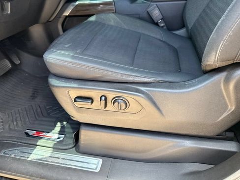 Used 2019 Chevrolet Silverado 1500 LT Trail Boss AWD/4WD image 11