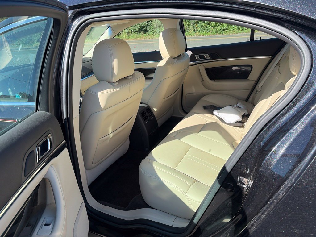 Used 2013 Lincoln MKS AWD image 6