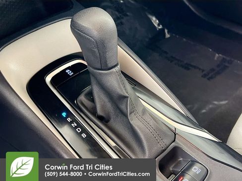 Used 2022 Toyota Corolla LE FWD image 10