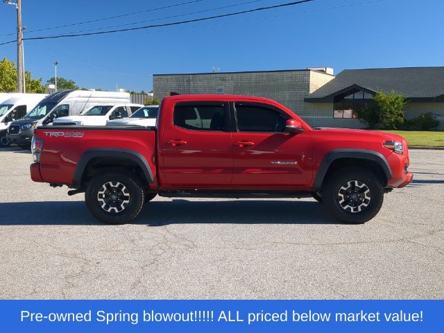 Used 2022 Toyota Tacoma TRD Off-Road w/ TRD Premium Off Road Package AWD/4WD image 14