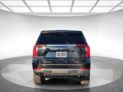 Used 2025 GMC Yukon XL Denali image 6