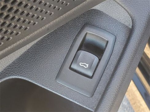 Used 2021 BMW 330i xDrive Sedan image 11