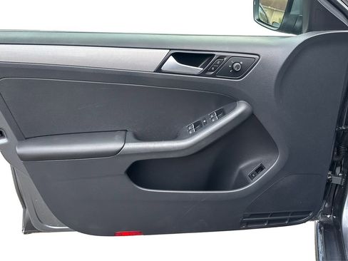 Used 2015 Volkswagen Jetta SE image 19