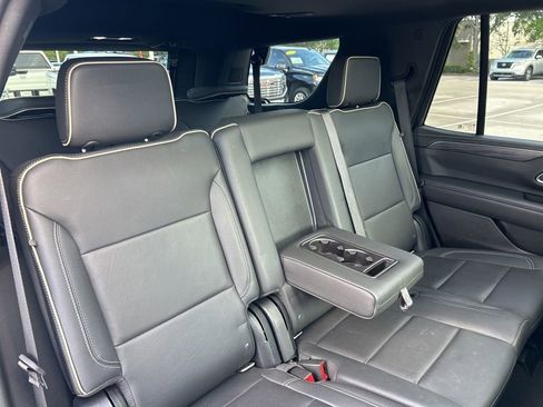 Used 2022 GMC Yukon SLT w/ SLT Luxury Package AWD/4WD image 49