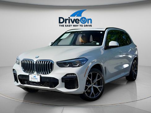 Used 2021 BMW X5 xDrive40i w/ M Sport Package image 3