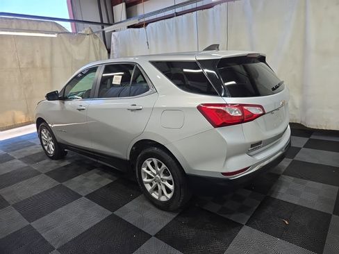 Used 2021 Chevrolet Equinox LT image 2