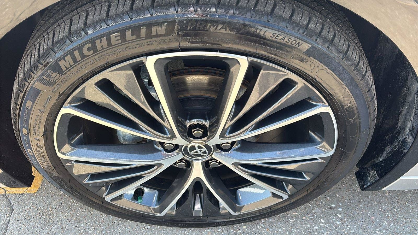 Used 2023 Toyota Prius XLE FWD image 13