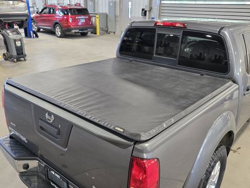 Used 2018 Nissan Frontier SV AWD/4WD image 45