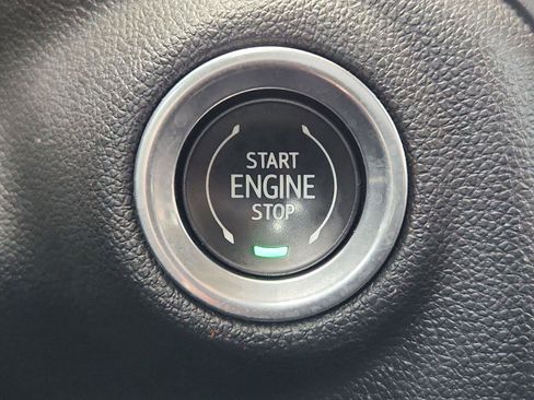 Used 2022 Chevrolet Silverado 1500 Custom RWD image 16