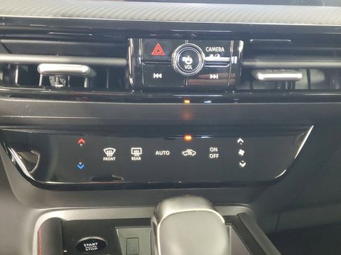 New 2026 Nissan Kicks SR image 20