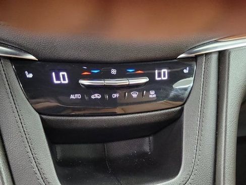 Used 2022 Cadillac XT5 Premium Luxury w/ Technology Package FWD image 30