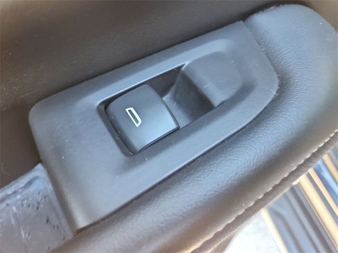 Certified 2023 GMC Yukon XL SLT image 12