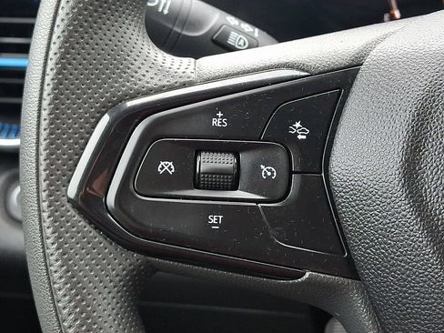 Used 2025 Chevrolet Trax LT FWD image 22