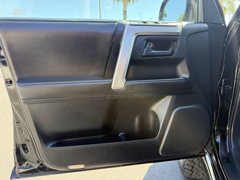 Used 2010 Toyota 4Runner Limited AWD/4WD image 10