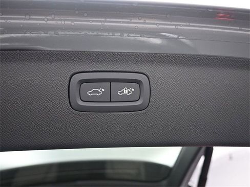 New 2025 Volvo XC90 B5 Plus w/ Protection Package Premier image 32