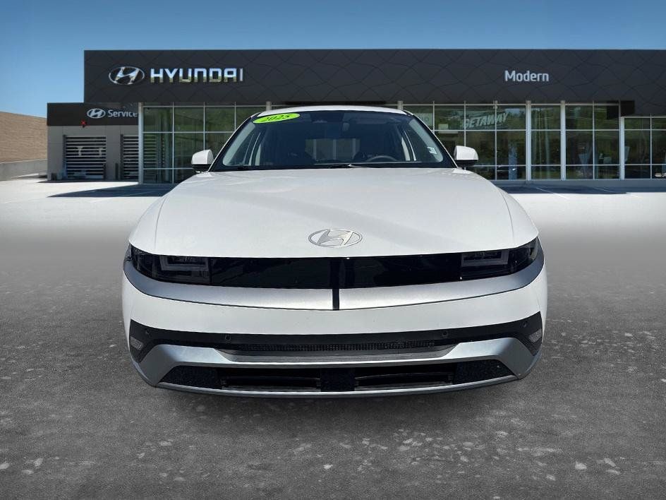Certified 2025 Hyundai Ioniq 5 SE RWD image 2