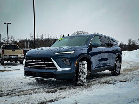 Certified 2026 Buick Enclave Preferred w/ Power Package image 7