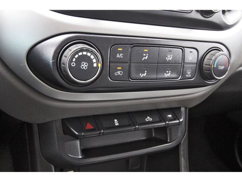 Used 2017 Chevrolet Colorado LT w/ LT Convenience Package RWD image 27