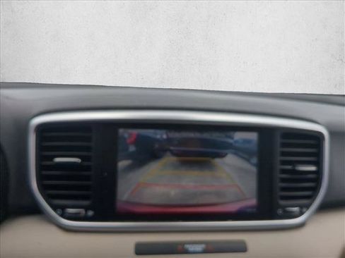 Used 2020 Kia Sportage LX FWD image 13