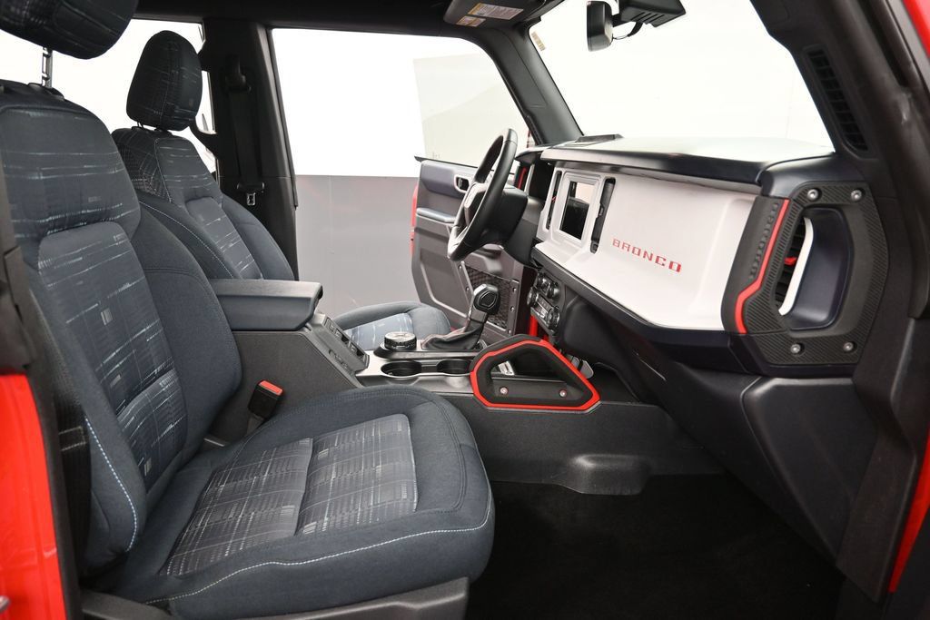 Used 2023 Ford Bronco Heritage Edition AWD/4WD image 16