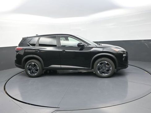 Used 2024 Nissan Rogue SV AWD/4WD image 13