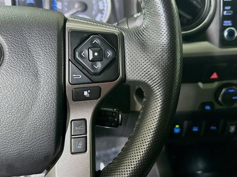 Used 2022 Toyota Tacoma Limited RWD image 17