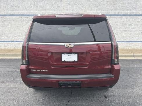 Used 2020 Cadillac Escalade Premium Luxury AWD/4WD image 6