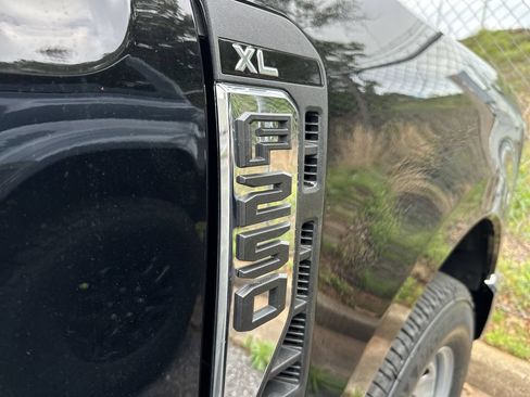 New 2025 Ford F250 XL w/ XL Chrome Package RWD image 14