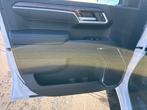 Used 2022 Chevrolet Silverado 1500 LT image 12