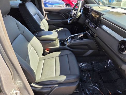 Used 2024 Chevrolet Colorado LT w/ LT Convenience Package III image 15