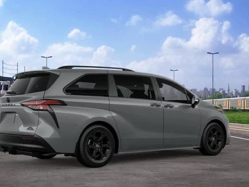 New 2026 Toyota Sienna XLE Woodland Edition AWD/4WD image 10