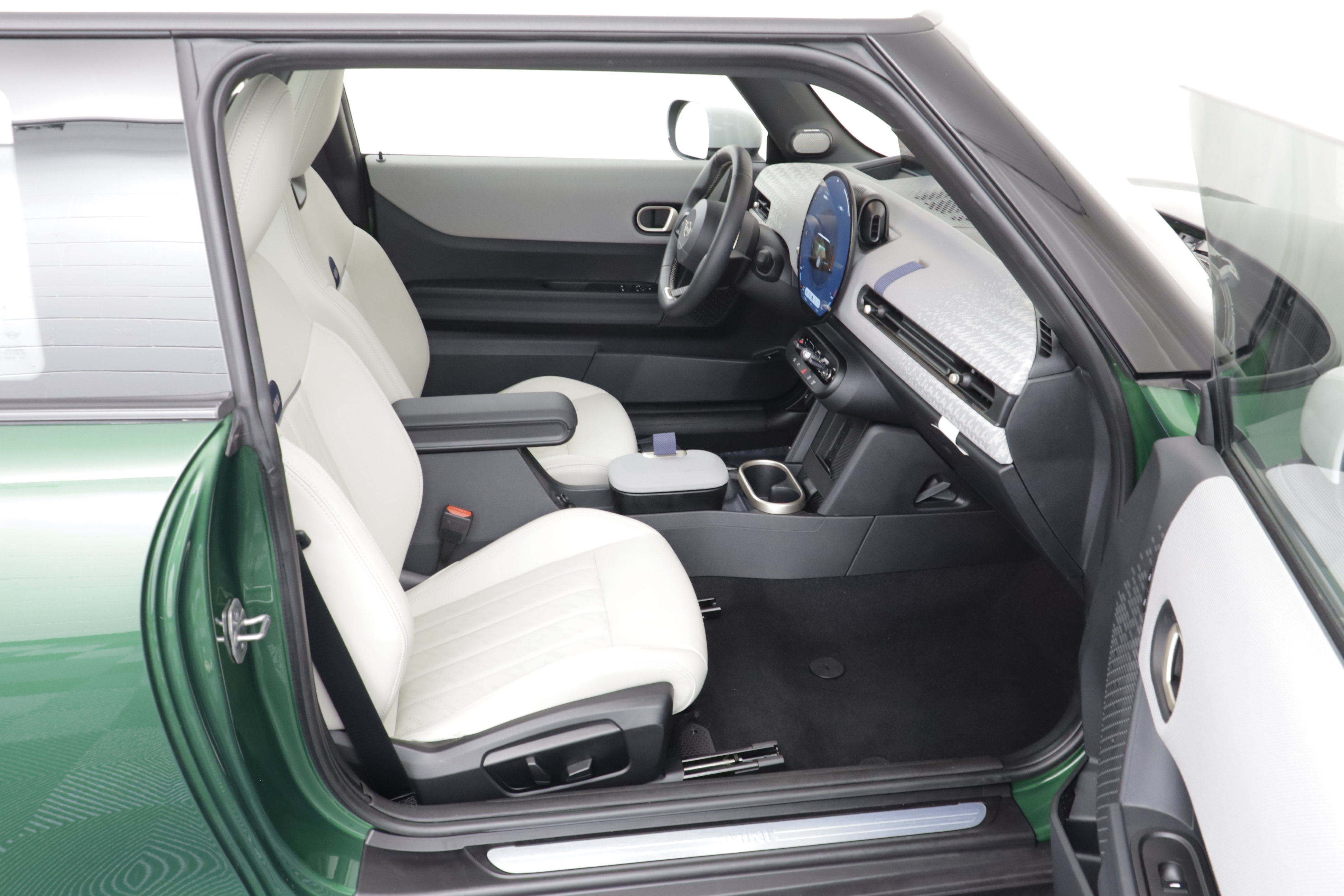 Certified 2026 MINI Cooper 2-Door Hardtop FWD image 18